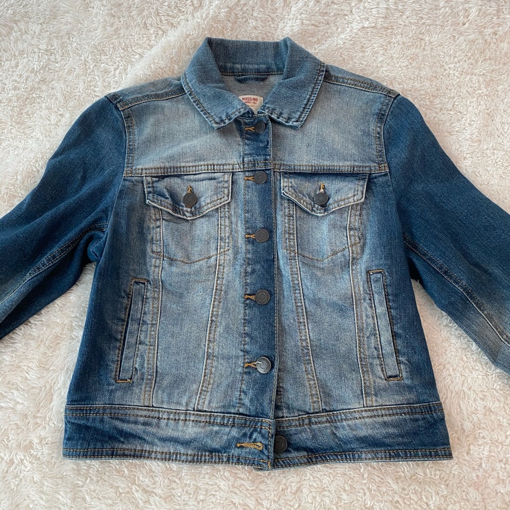 Jean Jacket size small SUPER CUTE